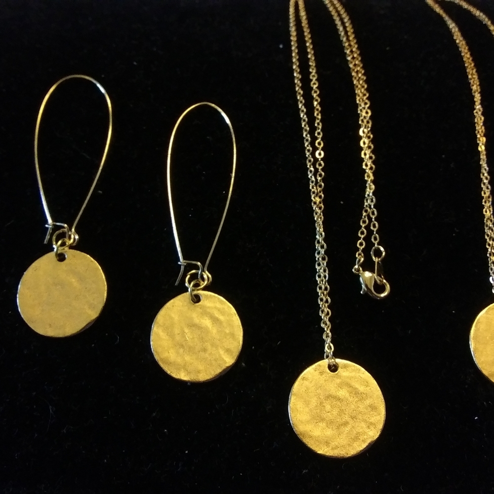 GONE/ SOLD (1) Pair of Pierced Antique Gold Hammered Disc Earrings